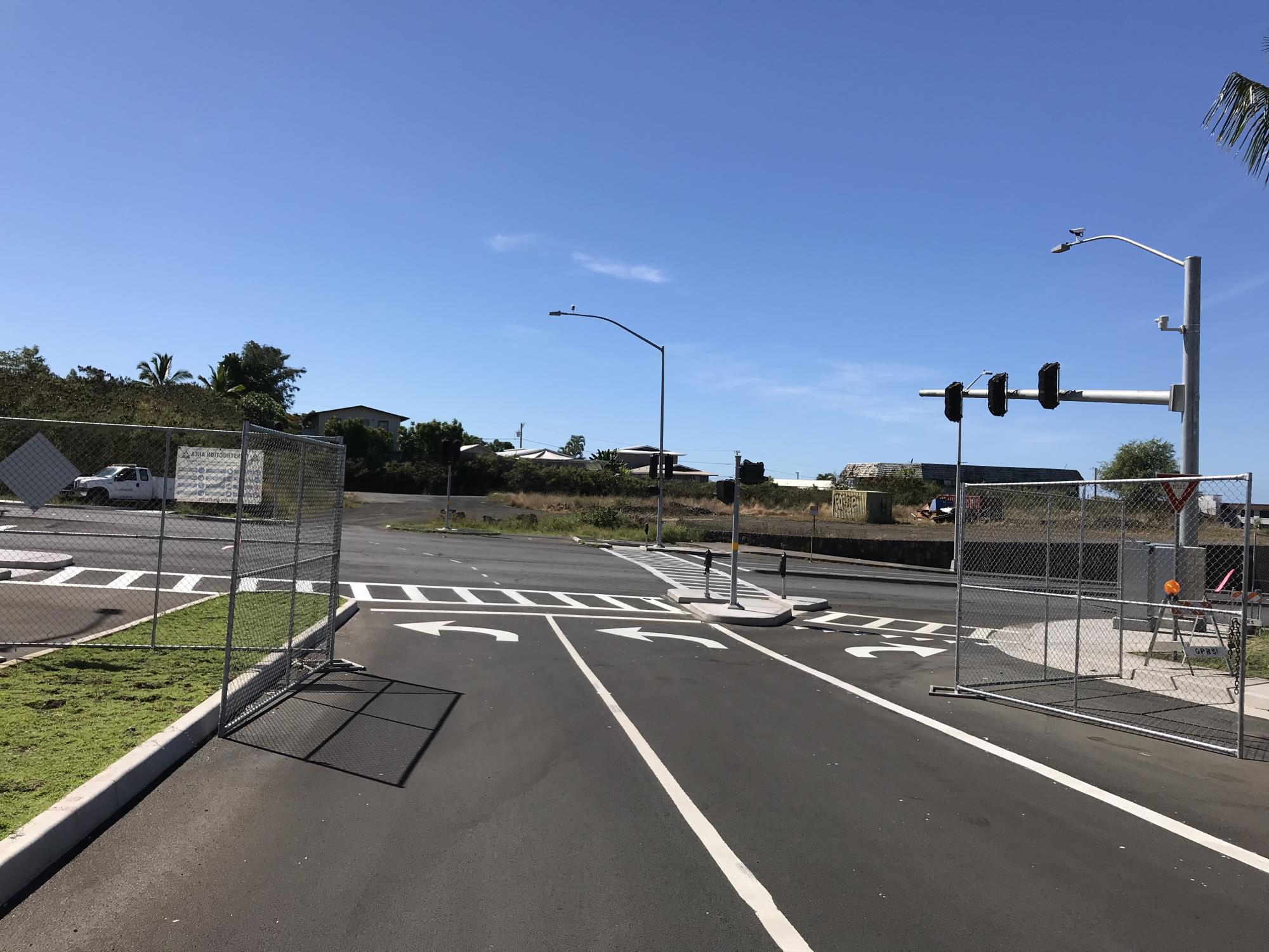 Niumalu Market Place traffic signal light 9.28.2020